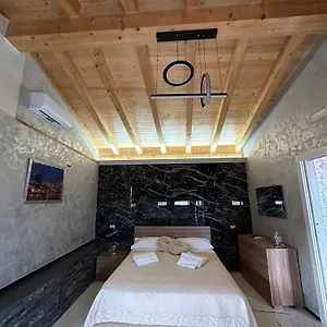 https://testa-house.catania-hotels.net