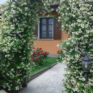  בית חווה Cascina Aguzza איטליה