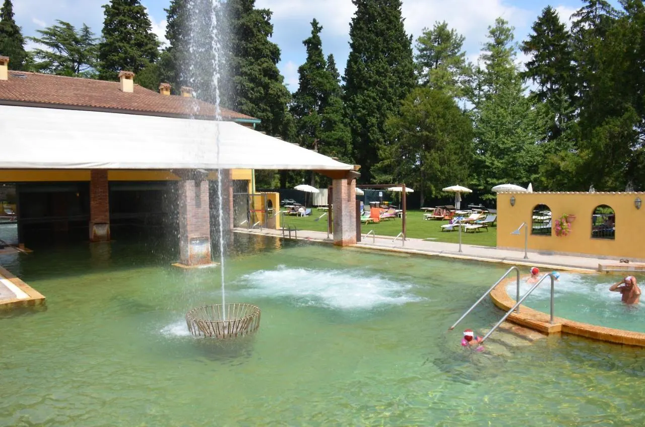 Parco Termale Di Villa Dei Cedri Lazise 4*,  Olaszország